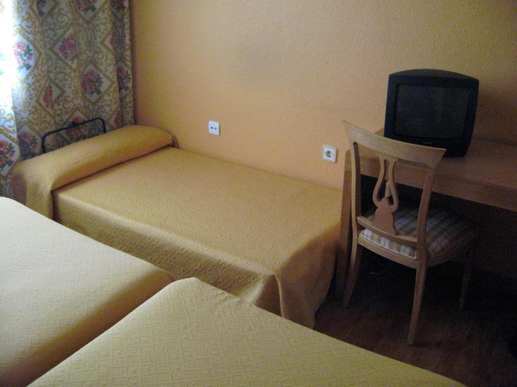 Hotel Restaurante San Roque Medina del Campo Quarto foto