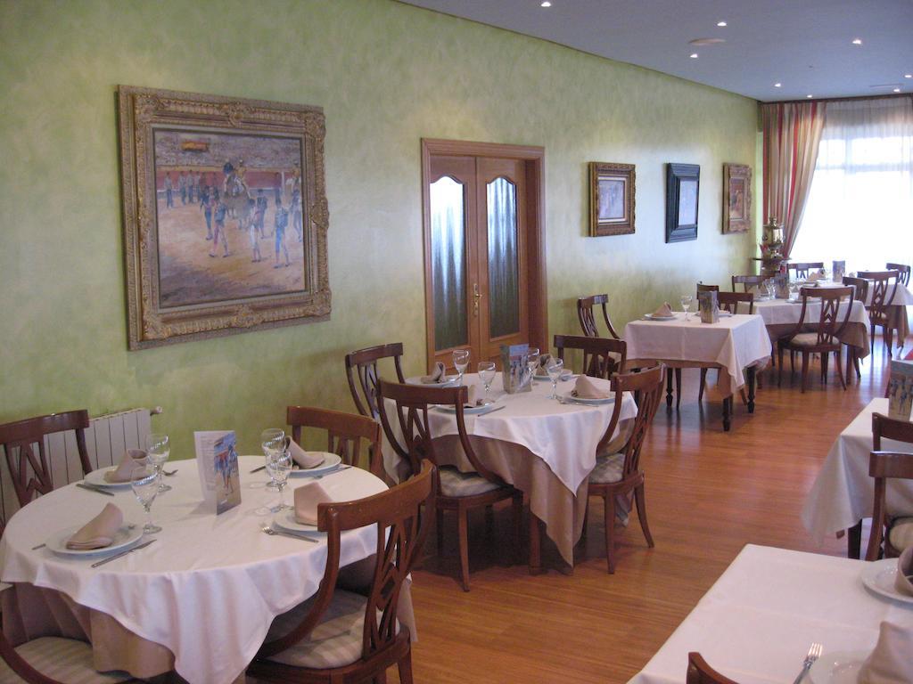 Hotel Restaurante San Roque Medina del Campo Exterior foto